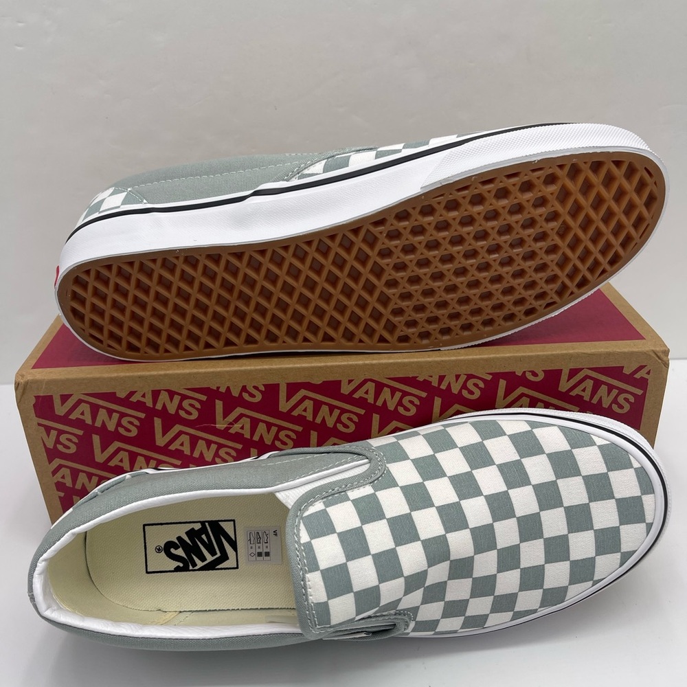 Vans WMN Classic Slip-On
Color Theory Checkerboard Pure Grey
VN000D5PEPO Sneaker - Picture 3 of 16